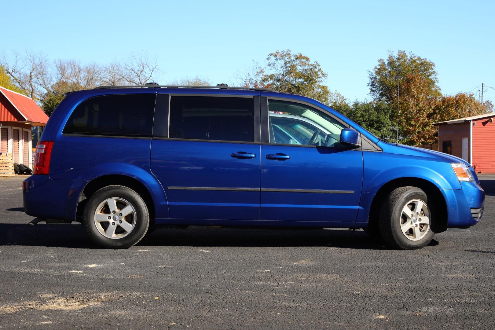 2010 BLUE DODGE GRAND CARAVAN SXT (2D4RN5D1XAR) with an 3.8L V6 OHV 12V engine, 6-SPEED AUTOMATIC transmission, located at 420 E. Kingsbury St., Seguin, TX, 78155, (830) 401-0495, 29.581060, -97.961647 - Photo#3